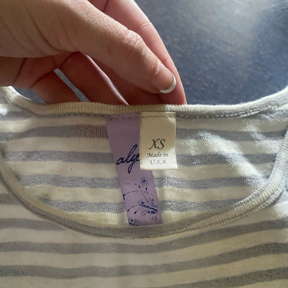 Francesca’s basic blouse! - Picture 3 of 3